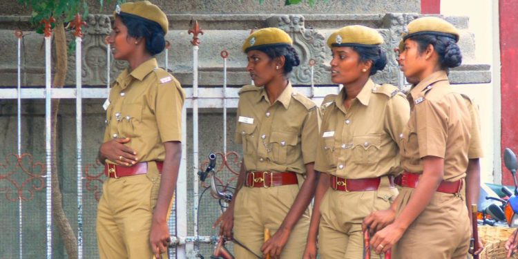 मुख्यालयातील महिला कर्मचाऱ्याचा विनयभंग करणारा पोलीस बडतर्फ, अपर पोलीस आयुक्तांचे आदेश