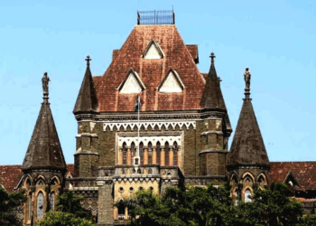 कोणत्या अधिकारात फी वाढवली याची शाळांनाच माहिती नाही! राज्य सरकारचा हायकोर्टात दावा