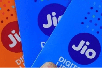 जीओची मोबाईल ग्राहक वाढीत कोटींची उड्डाणे,  वर्षभरात वाढवले 9 कोटी मोबाईल ग्राहक