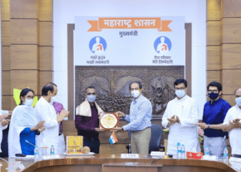 रणजितसिंह डिसले यांच्यासारख्या शिक्षकांना सोबत घेऊन राज्यातील शिक्षण अव्वल दर्जाचे करणार – मुख्यमंत्री