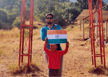 बीडच्या अवघ्या साडेचार वर्षांच्या रिदम टाकळेची कामगिरी, कळसूबाई शिखर सर