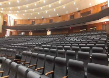 हिरवा सिग्नल मिळाल्यावरही नाटकांचं गाडं अडलंय कुठं!