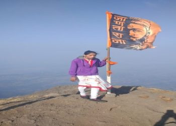 दोन्ही डोळ्यांनी नेत्रहीन लताने केले कळसूबाई शिखर सर