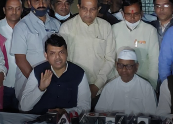 Farmers Protest – उपोषणाआधीच अण्णा हजारेंची माघार