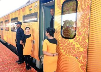 तेजस एक्प्रेसद्वारे आता पर्यटन सहली, तीन ते चार दिवसांचे पॅकेजेस