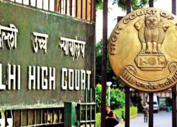 इथे आपल्या लोकांना लस मिळत नाही, तुम्ही परदेशात का पाठवताय? उच्च न्यायालयाने फटकारले