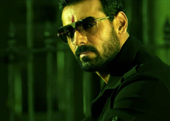 ‘मुंबई सागा’ घेऊन संजय गुप्ता परतले