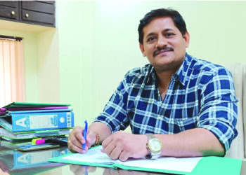 सरकारी काम, पळू नकोस लांब!