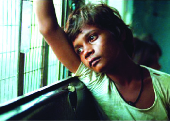 झगमगाटाआडचा भेसूर चेहरा : सलाम बॉम्बे