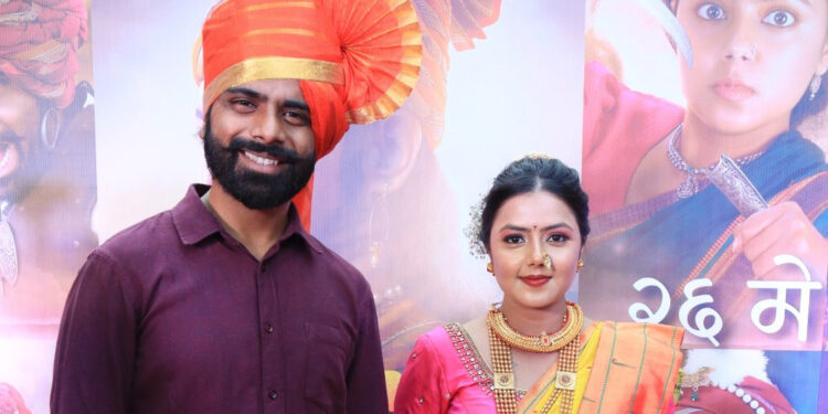 मान्यवरांच्या उपस्थितीत ‘रावरंभा’चा विशेष शो