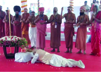 मोदींच्या अहंकाराचे स्मारक