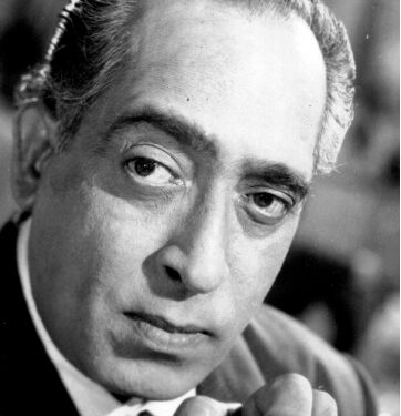 सॉफिस्टिकेटेड, खानदानी खलनायक