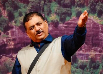 रंगतदार रांगडी ‘टुरटूर’!