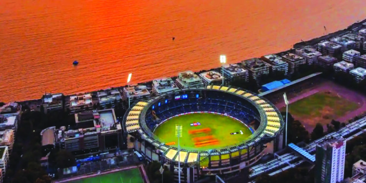 मी वानखेडे स्टेडियम बोलतोय…