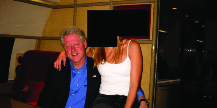 ‘किळसवाण्या श्रीमंता’च्या नीच उद्योगांचे दर्शन