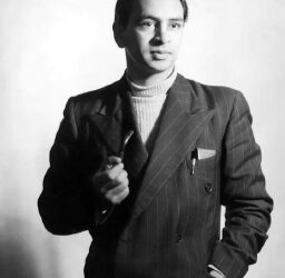 भूमिका घेऊन जगलेले मुल्क राज आनंद!