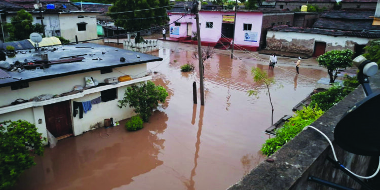 आज पूर… उद्या टँकर… कधी बदलणार महाराष्ट्र?