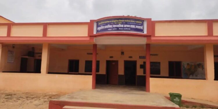 आदिवासी आश्रमशाळांची दुरवस्था दूर कधी होणार?